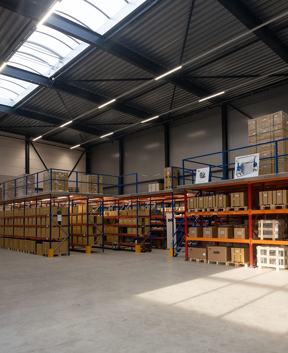 Een foto van het magazijn van Dovac
